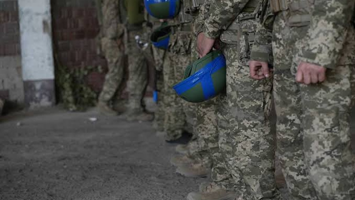Нові підстави для звільнення, відпустки та переведення: для деяких військових розширили гарантії