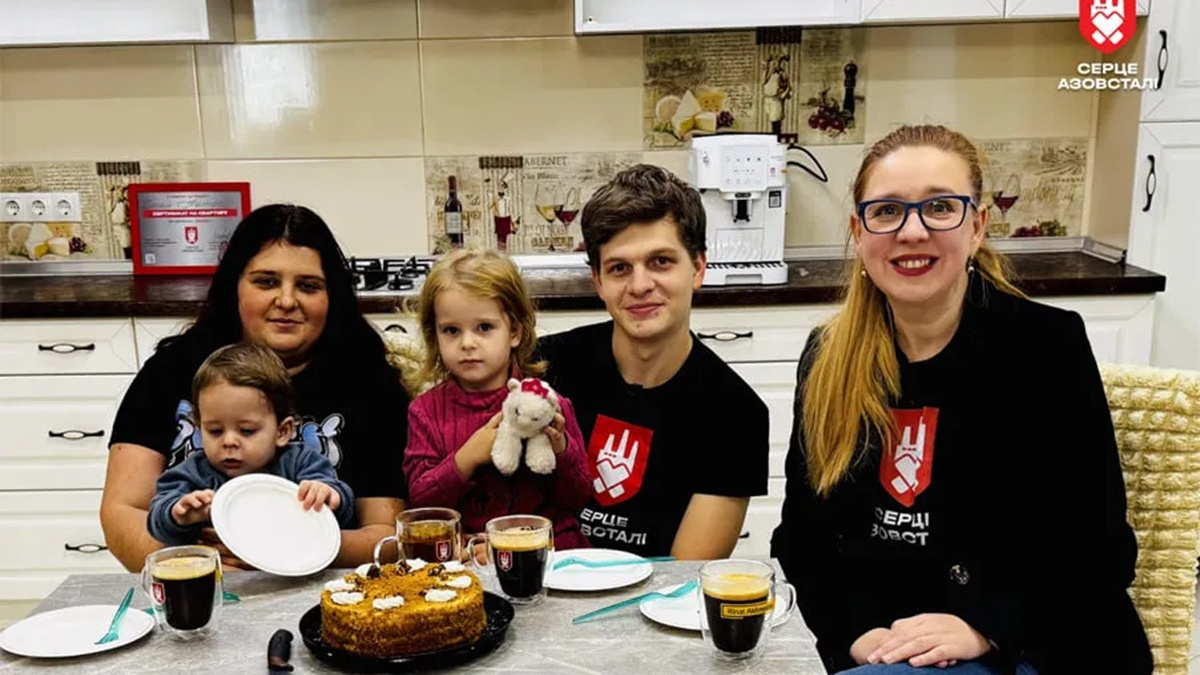 Родина Чопей нарешті повертається додому: захисник Маріуполя отримав квартиру за програмою "Вдома"