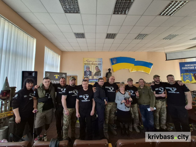 Щоб зберегти здоров'я і життя: у Кривому Розі ветерани спільноти ТитаниUA проводять навчання з мінно-вибухової безпеки