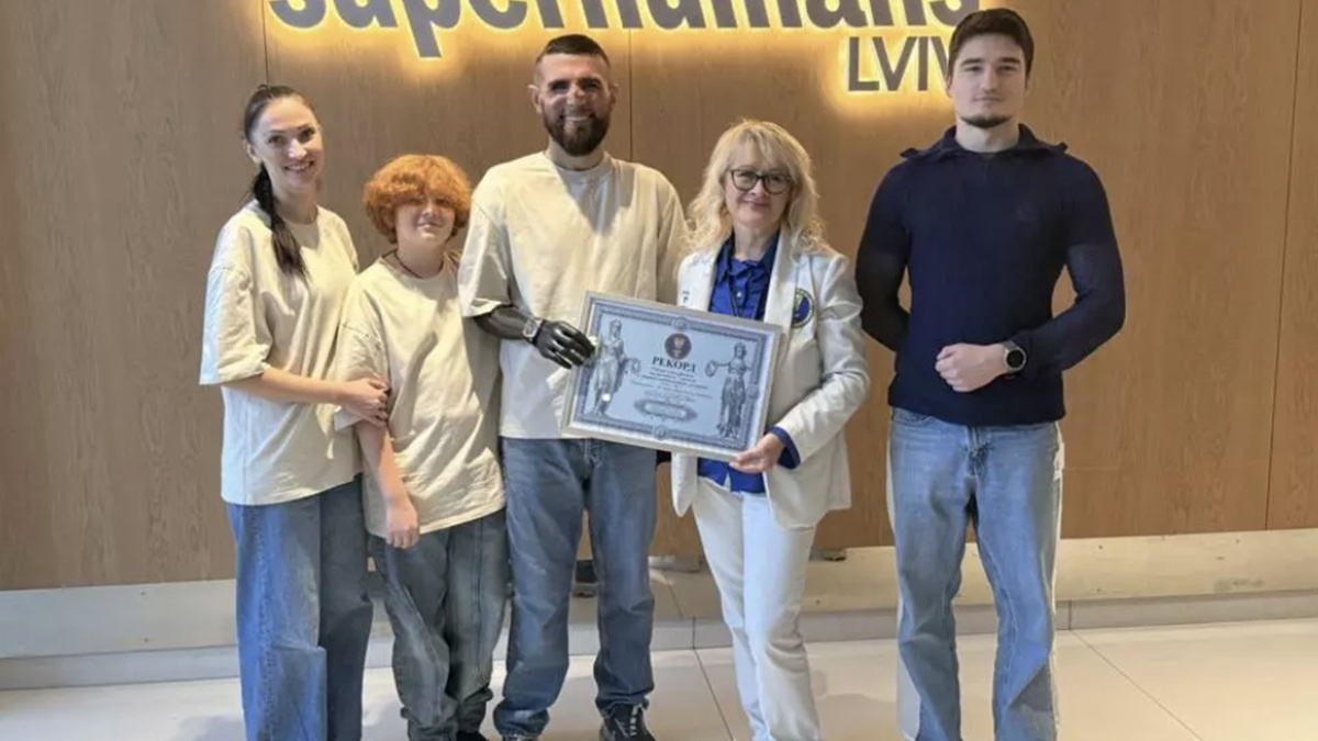 Підкорив Говерлу з трьома ампутаціями: ветеран Захар Бірюков встановив національний рекорд