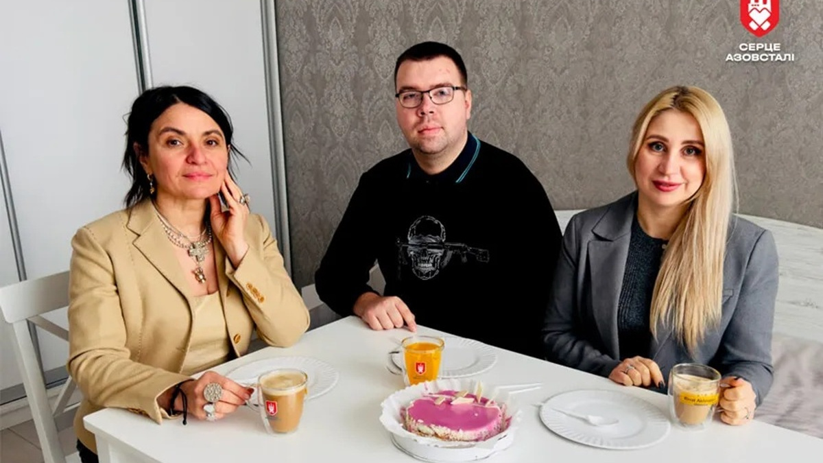 Врятований з Маріуполя гелікоптером: ветеран Віталій Шевела отримав квартиру від "Серця Азовсталі"