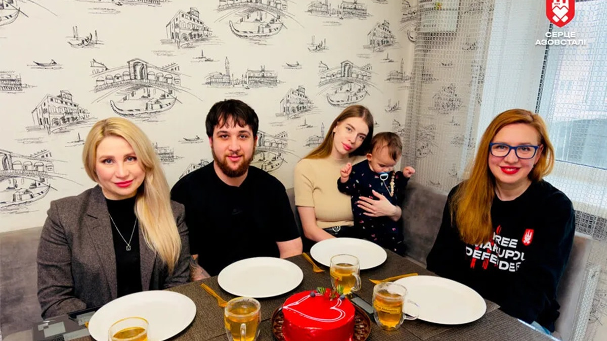 Точка опори після поранення та полону: захисник Маріуполя Сергій Чертил отримав житло від "Серця Азовсталі"