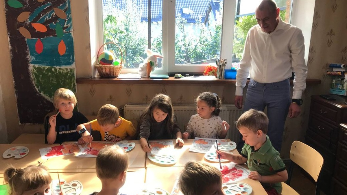 Один на всю Україну: у Житомирі ветеран Олександр Ковальчук став вихователем дитсадочка