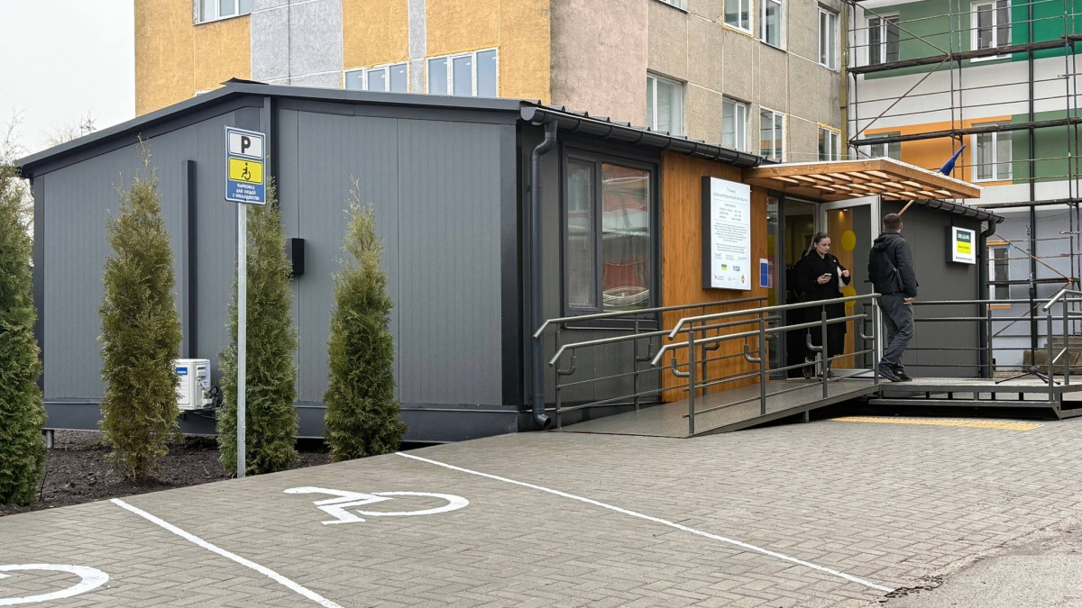 У Сарнах відкрили мобільний реабілітаційний модуль – яку допомогу надаватимуть