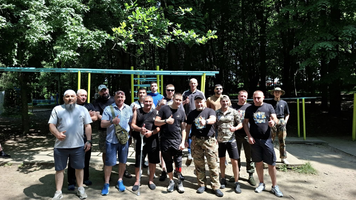 Простір підтримки та сили: у Чернівцях для воїнів та ветеранів запустили безкоштовну програму тренувань
