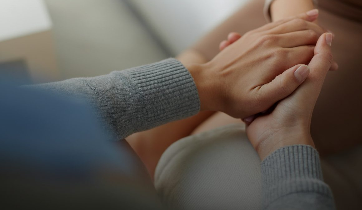 «Ти не одна»: у Луцьку дружин військових запрошують у групи підтримки