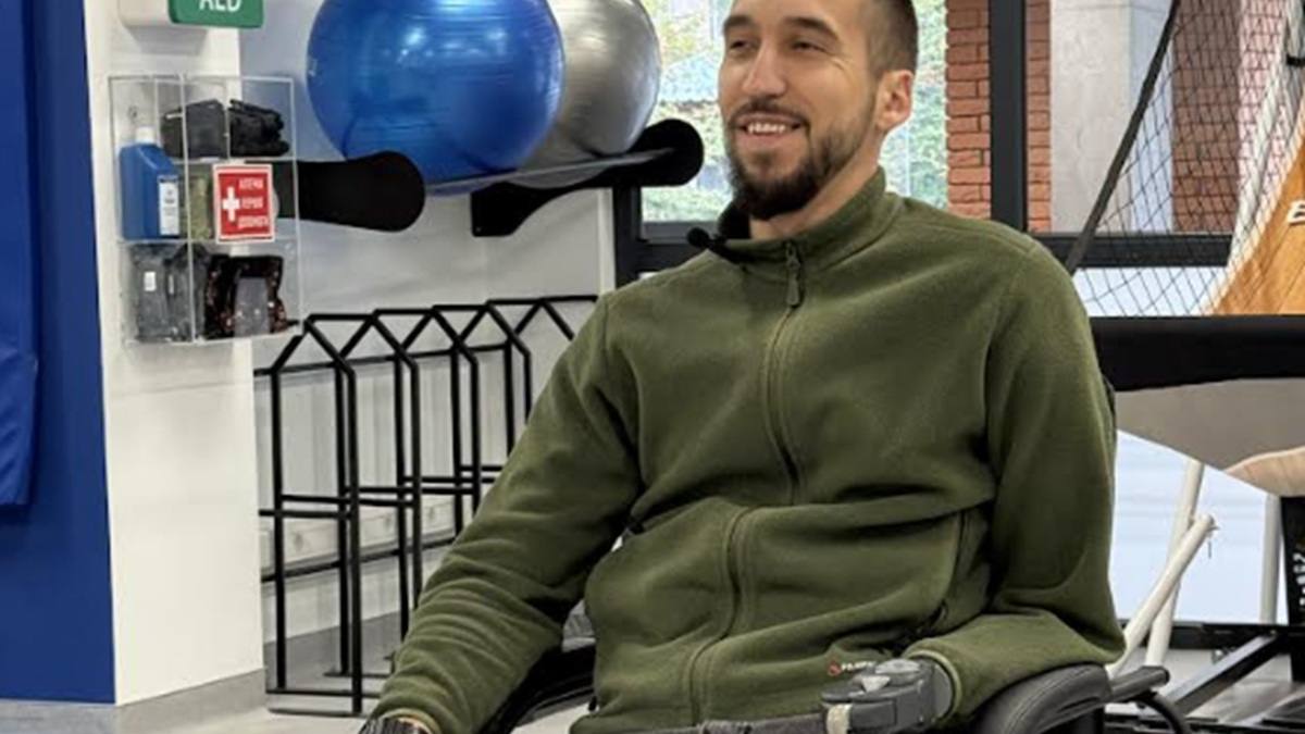 "Планую жити життя, яке було до поранення — без компромісів": історія захисника Романа Забавіна