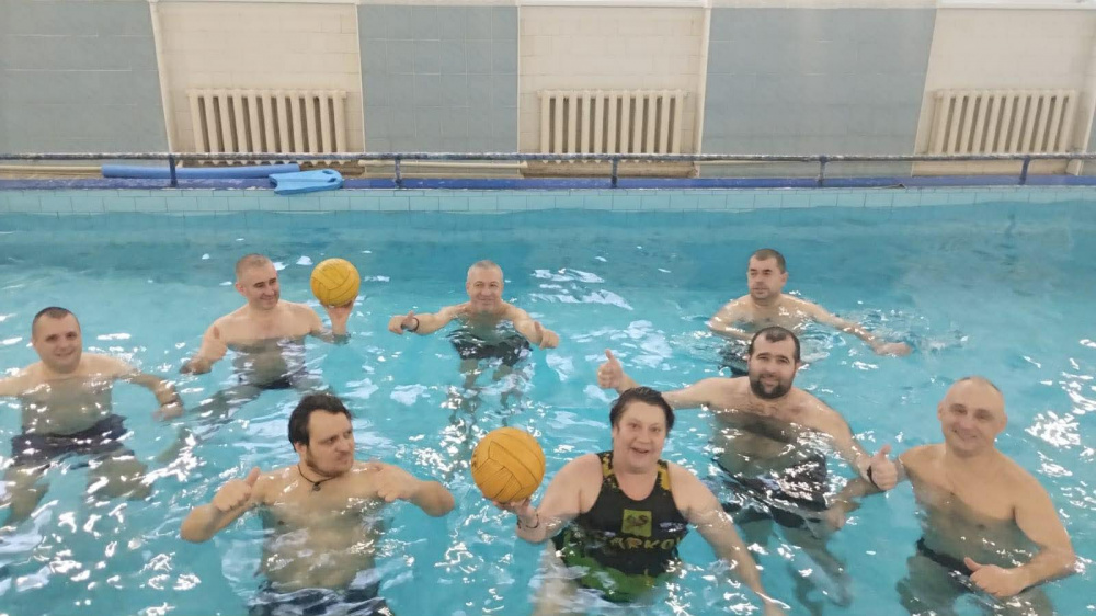 У Тернополі ветеранів запрошують на безкоштовні заняття з плавання та водного поло - подробиці 