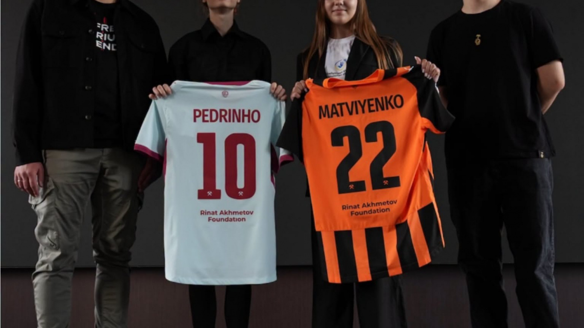 «Шахтар» гратиме в Лізі чемпіонів у футболках із логотипом Rinat Akhmetov Foundation
