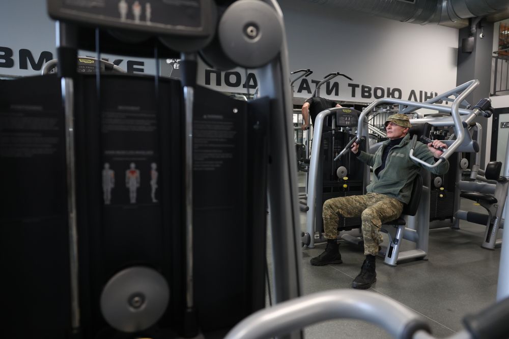 У Львові ветерани можуть безкоштовно відвідувати фітнес-клуби та басейни – як отримати абонемент