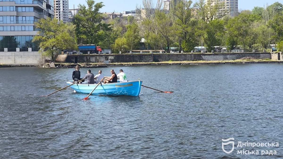 Реабілітація на воді: ветеранів у Дніпрі запрошують на заняття з веслування