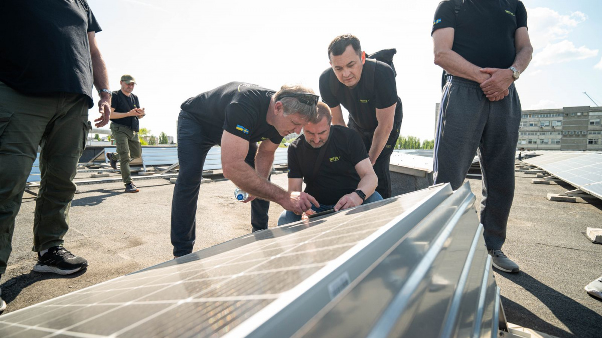 Ветерани можуть опанувати професію монтажника сонячних електростанцій – умови програми