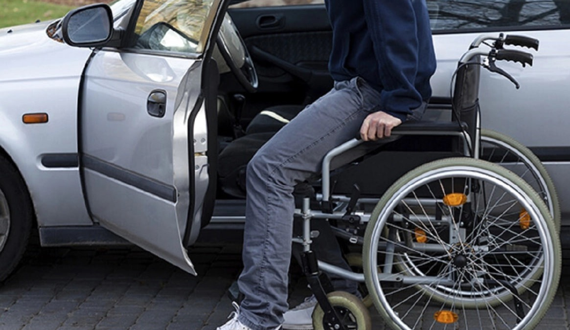 Повернути мобільність та свободу руху – у Запоріжжі ветерани з ампутаціями сіли за кермо