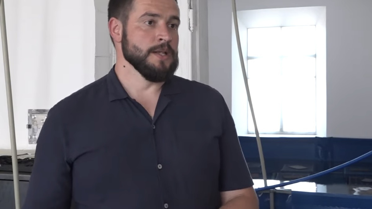 Облаштував акваферму у закинутій хаті: ветеран Володимир Біленький вирощує ракоподібних на Вінниччині