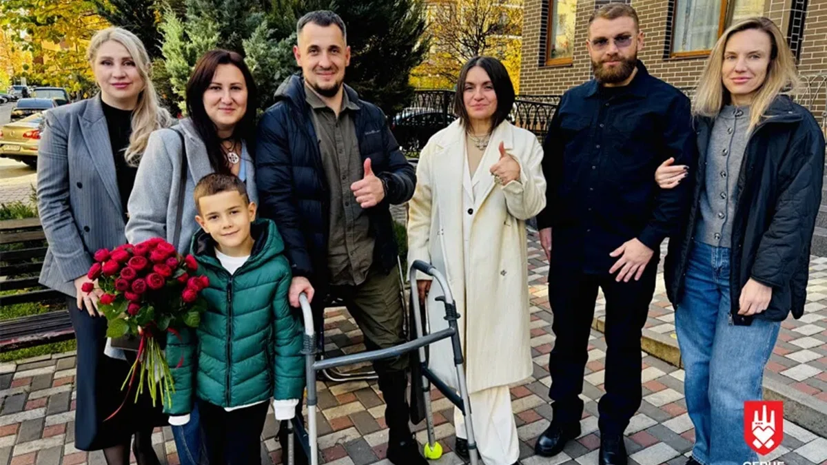 Потрапив у полон з ушкодженням спинного мозку: захисник Маріуполя Павло Познанський отримав квартиру від 
