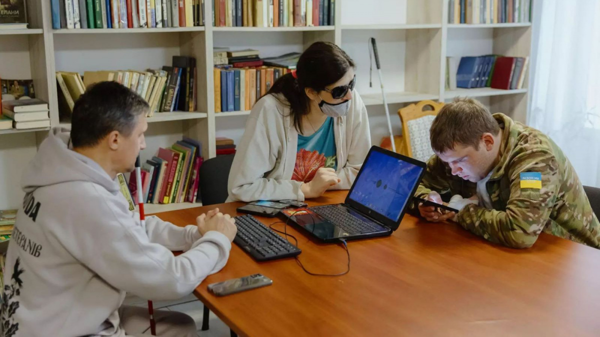 На Київщині проводять реабілітацію для ветеранів, які втратили зір – подробиці