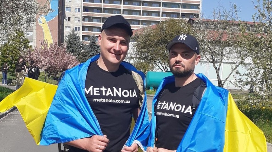 Шлях до відновлення: ветеран та волонтер пройдуть 1000 кілометрів, аби збудувати центр реабілітації