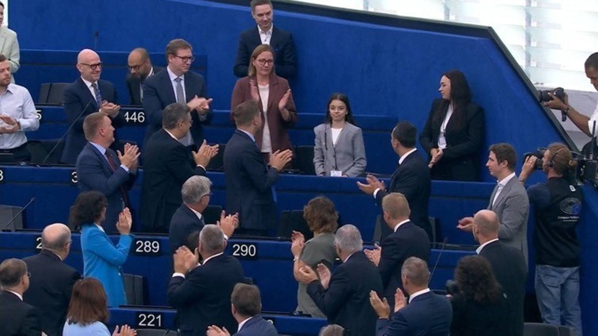 Урсула фон дер Ляєн розповіла Європарламенту про Сашу Паскаль та її "Танець свободи"
