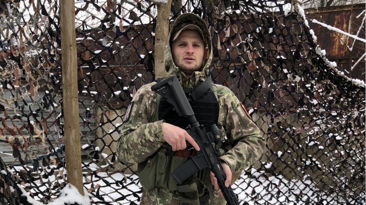 Ножі, мечі та шаблі ручної роботи: як ветеран Максим Савенко розвиває майстерню "SavaKnife"