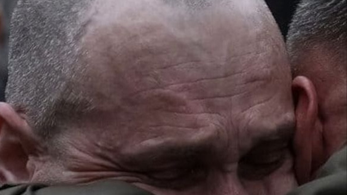 "Нас забивали, а ми казали "Слава Україні!": що пережив захисник Маріуполя Володимир Тодоренко за 3,5 роки полону