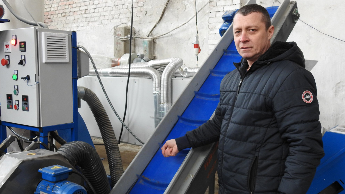 Харчування для улюбленців - у Нововолинську ветеран запустив виробництво корму для тварин