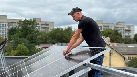 У Хмельницькому ветеранів запрошують пройти курс «Монтажник сонячних електростанцій» - подробиці