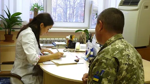Відмова у броні через відсутність ВЛК: чи законно це 