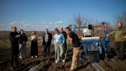 Кавуни та зелень у теплицях: ветеран Микола Троїцький розвиває агробізнес на Одещині
