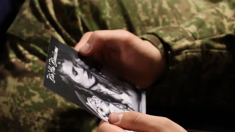 Представити жіночий погляд на війну: у Києві розпочато кастинг ветеранок у виставу 