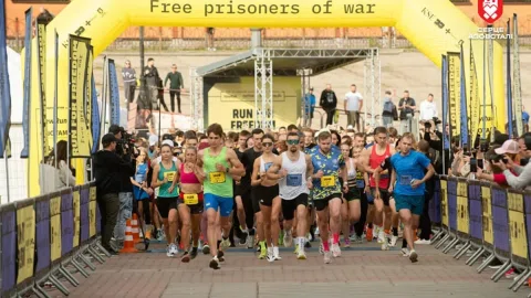 Run for Freedom: захисники Маріуполя з родинами  долучилися до забігу за визволення полонених