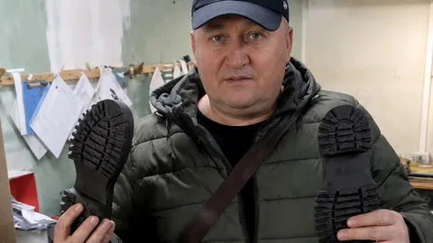 Заснував виробництво взуття після 20 років служби - історія ветерана Павла Муращенка