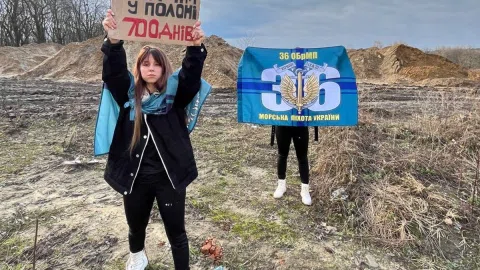 Кохання на відстані в 2 тис. км та 4 роки: як волонтерка Діана Старік бореться за повернення нареченого з полону
