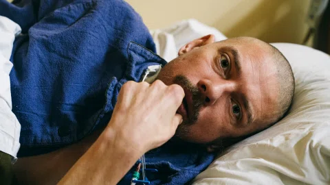 Ампутували стопи, щоб зберегти життя: у Харкові врятували бійця, який провів 53 дні з обмороженням ніг