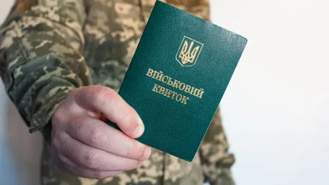 ТЦК визнав рішення ВЛК недійсним та поновив особу на військовому обліку – чи законно це