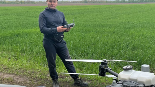 З артилериста – в підприємці: ветеран Володимир Петрик обробляє поля за допомогою агродрона