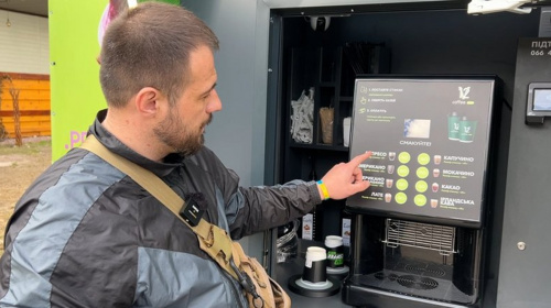 Кава "з собою" від ветерана: Сергій Орешко відкрив кав’ярню самообслуговування на Рівненщині