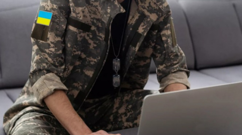 Чи викликають до ТЦК із бронню: пояснення юристки