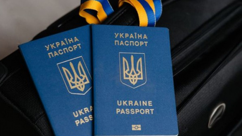 Хто з чоловіків зможе виїхати за кордон у серпні: актуальні правила