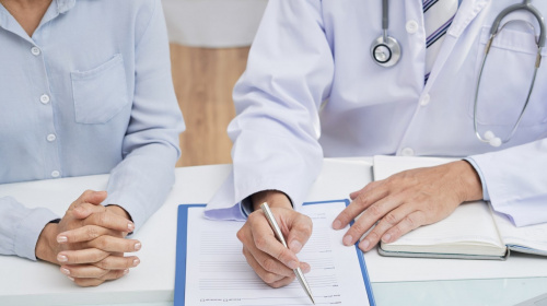 Українці від 40 років отримають по 2 тис. грн на скринінг здоров’я – подробиці нової програми