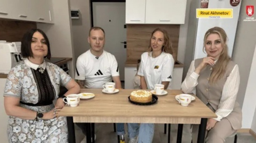 "Це відчуття дому": захисник Маріуполя Анатолій Басенко отримав квартиру від Фонду Ріната Ахметова