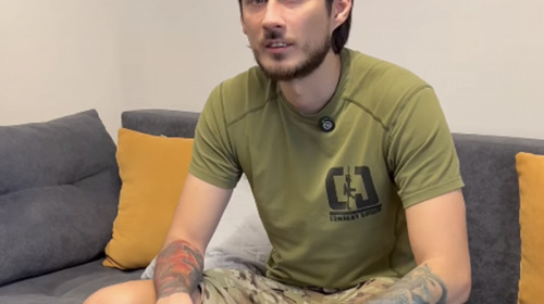 Зупинив ворожий дрон ногою: як "азовець" Владислав опановує протез у центрі Superhumans