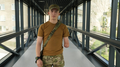&quot;Залишатися військовим - це моє&quot;: Сергій Серпіянов після втрати руки на фронті та реабілітації мріє повернутися до ЗСУ