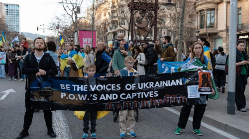 Діаспора має допомагати: як рідні українських полонених шукають підтримки за кордоном