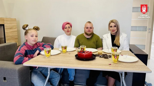 Втратив ногу та мріє про власну справу: захисник Маріуполя Дмитро Бондаренко отримав квартиру від &quot;Серця Азовсталі&quot;