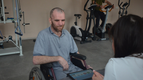 «Кожен хоче мати голос» – як технології змінюють реабілітацію військових з порушеннями мовлення