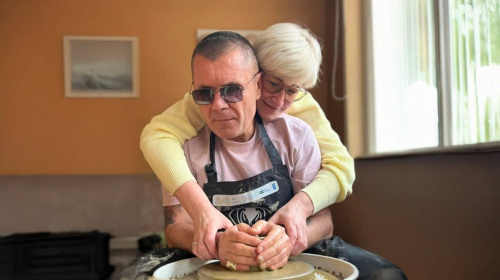&quot;Мої очі перенесені в руки&quot;: ветеран з повною втратою зору Руслан Рижко опанував гончарство