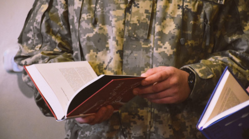 «Книги-свідки» - у Києві проходить виставка видань військових та ветеранів