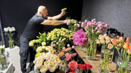Квіти з Еквадору та українські троянди: ветеран Володимир Мальчевський заснував флористичний бізнес у Львові
