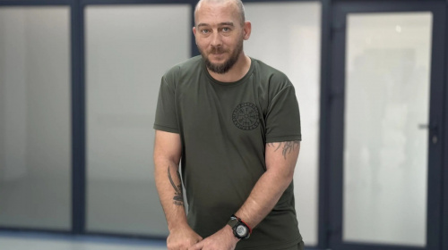 Шоста реабілітація та мрія знов стати чоботарем: як Ігор Яковенко відновлюється після боїв на Курщині