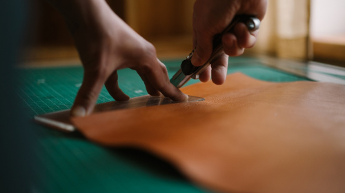 В Івано-Франківську ветеранів запрошують на курси з виготовлення шкіряних виробів та підприємництва